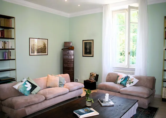 Marina Boutique & Como