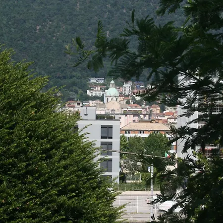 Marina Boutique & 4* Como