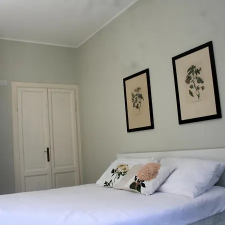 Marina Boutique & 4* Como