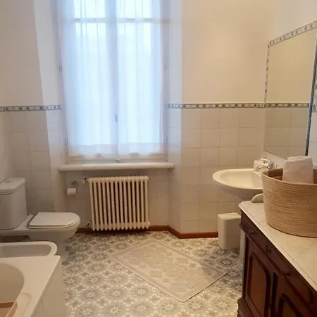 Marina Boutique & Nocleg ze śniadaniem Como