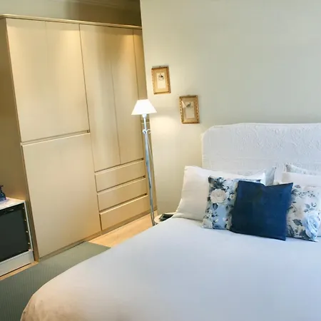 Marina Boutique & 4*