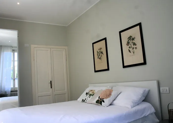 Marina Boutique & 4* Como